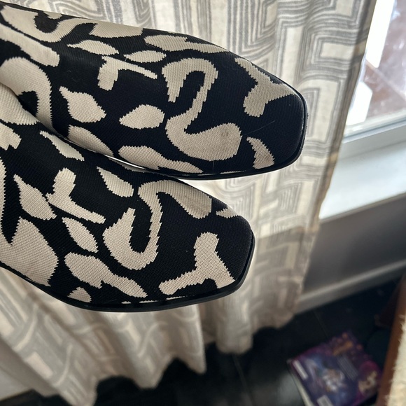 VIVAIA Ryan Bootie 39.5 8.5  slip on chelsea boot ecru tiger hands free - Picture 5 of 6